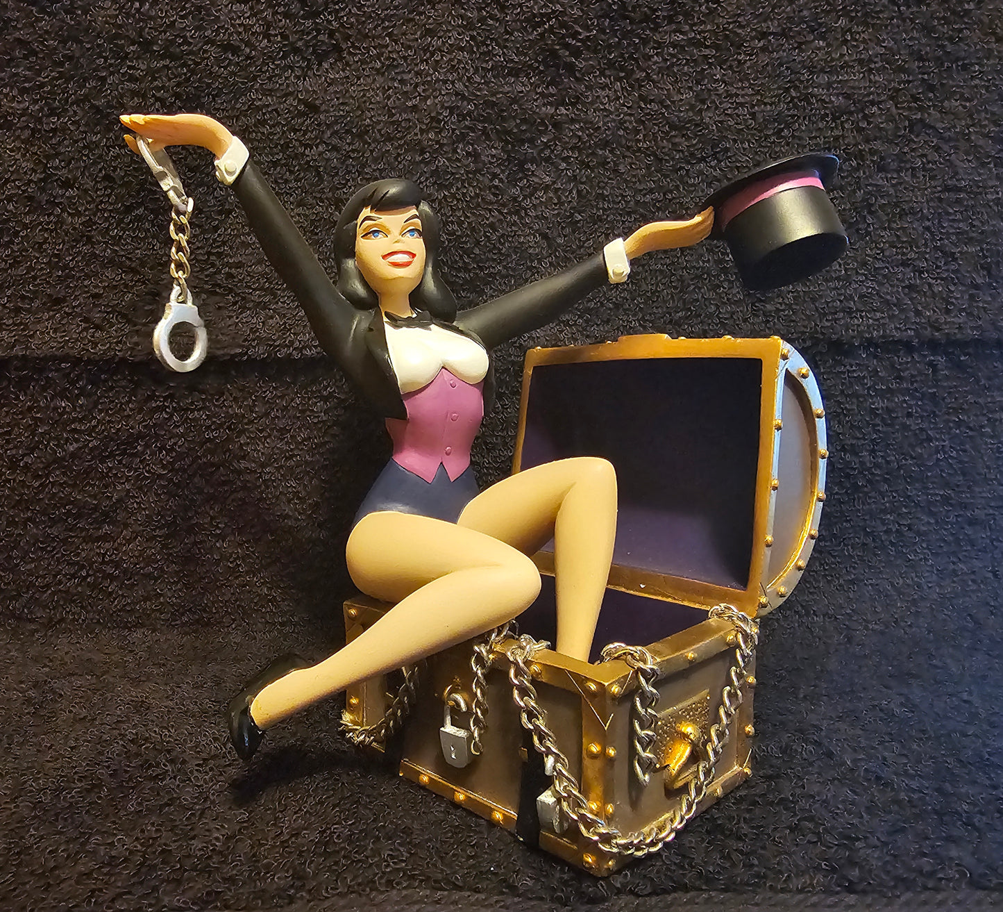 DC Direct Zatanna Animated Statue